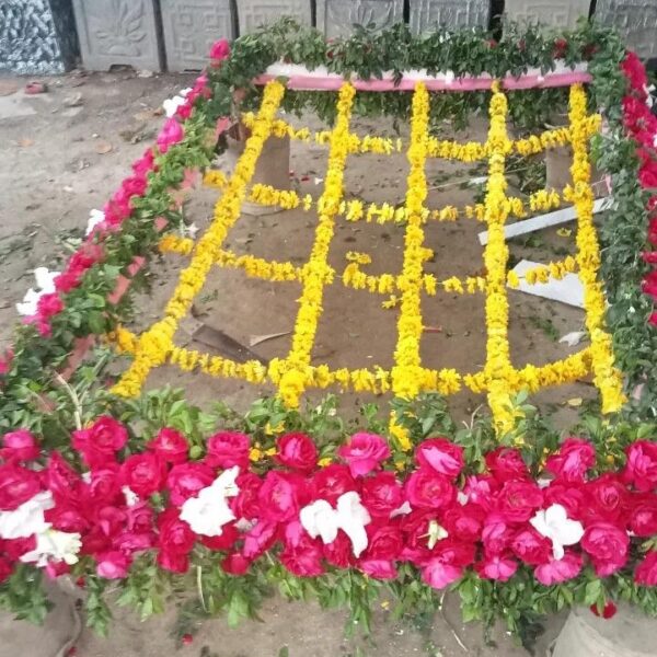 Bridal Chadar fresh flowers iqbal flower shop sargodha free delevery in sargodha city