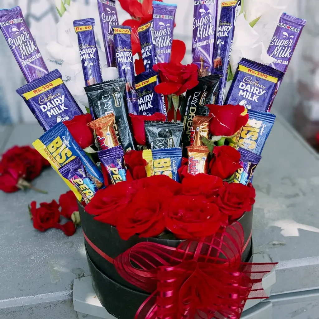 Simple bonnet flower arrangement for birthday gift i sargodha flower shop sargodha free delevery