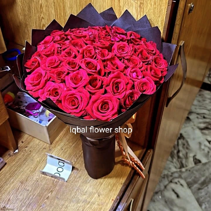 Fresh red roses with same-day delivery in Sargodha"