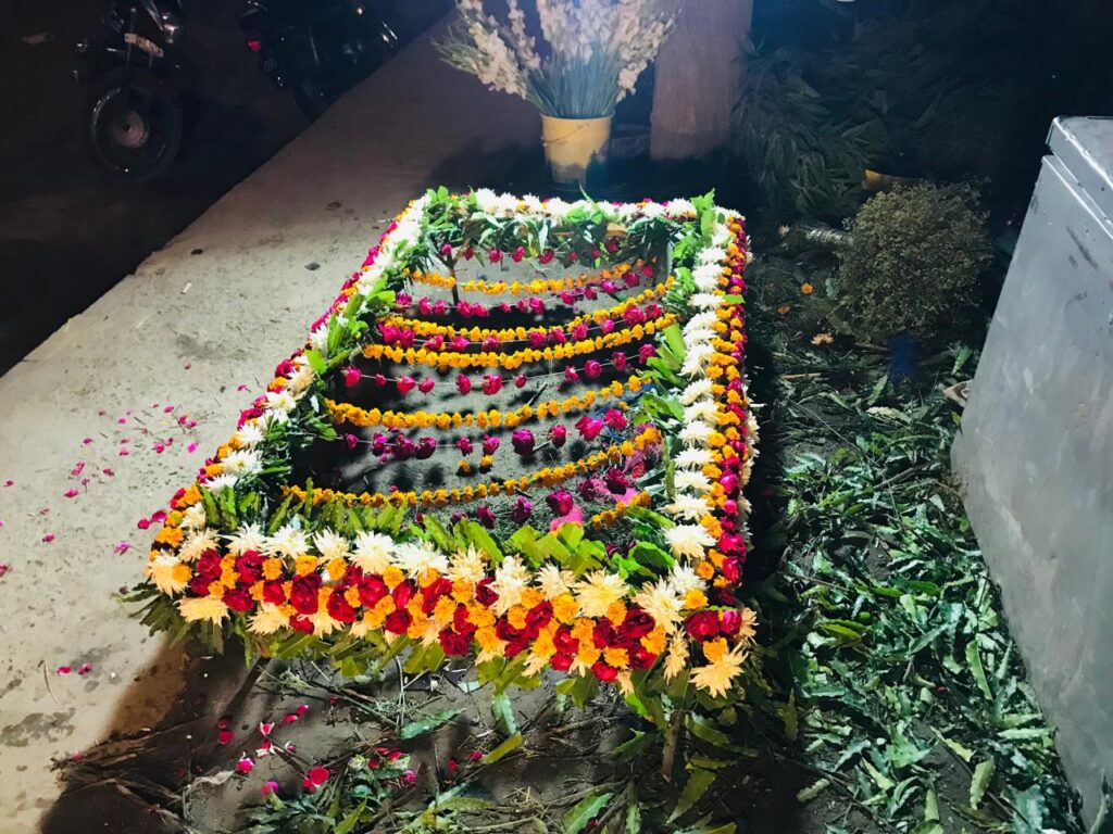 bridal Chadar in sargodha in free delevery iqbal flower shop sargodha online flower sargodha