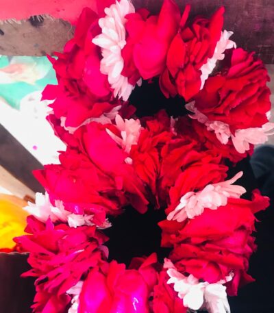 red roses jagry sargodha flower shop sargodha Long braided jagry made from natural flowers for wedding hairstyle