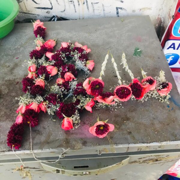 Freshly picked, high-quality flowers Customizable colors and flower types to match your wedding theme Designed by expert florists for a cohesive, elegant look Available for delivery or local pickup