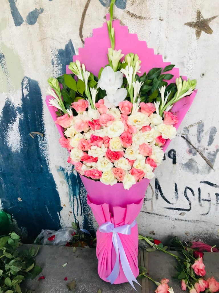 Premium bouquet with imported roses – Sargodha