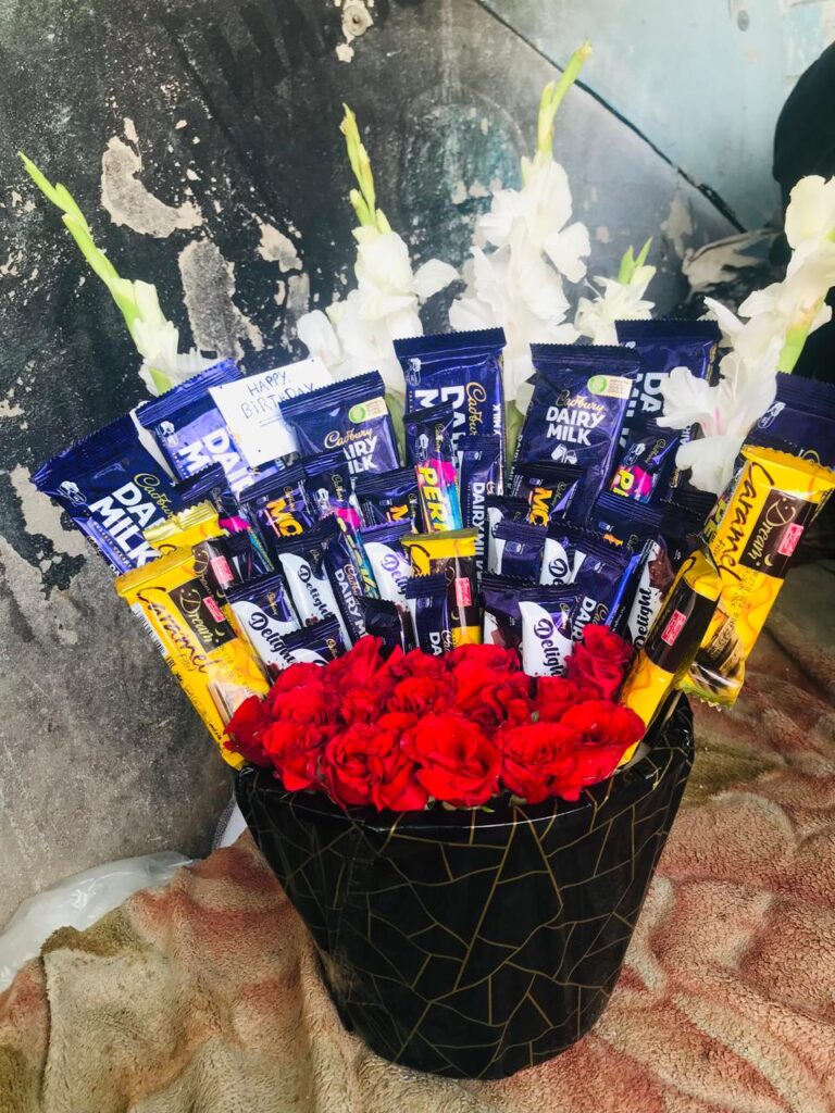 LED balloon gift box with red roses – Sargodha surprise gifts