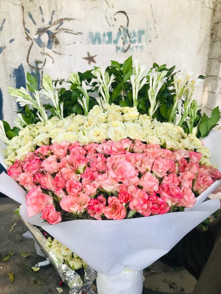 pink nd white boque in sargodha best online shop