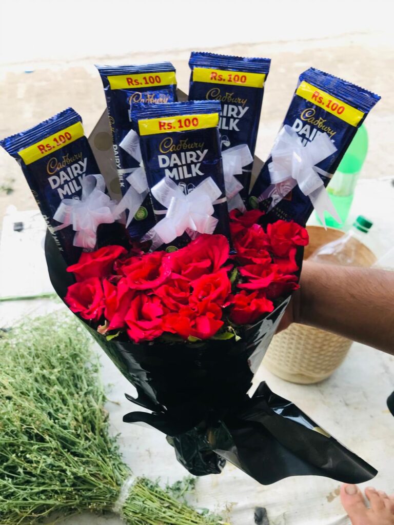 Delicious Chocolate Bouquet for Gift – Same Day Delivery Sargodha