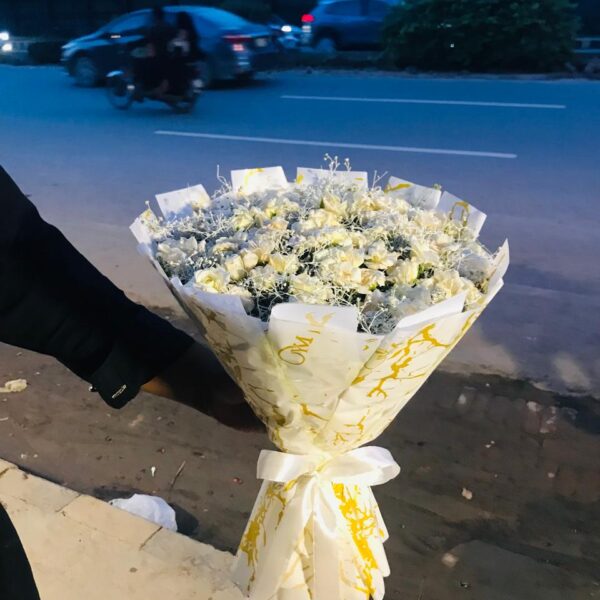 alentine’s Day red bouquet from Iqbal Flower Shop Sargodha" 4. "Premium red rose hand-tied bouquet Sargodha" 5. "Fresh red roses with same-day delivery in Sargodha"